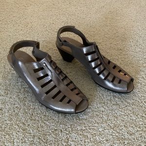 Munro Sandal
